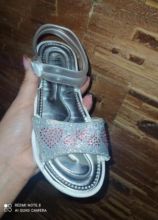 Недорогие босоножки для девочки 💫