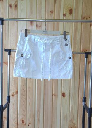 Біла коротка спідниця