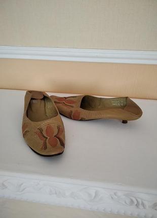 Шльопанці - туфлі neet