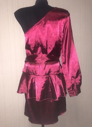 Сатиновое бордовое платье на одно плечо ,7 фото