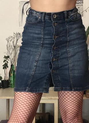 Джинсовая юбка на высокой талии на пуговицах с карманчиками h&m3 фото
