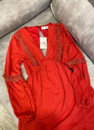 Очень красивое платье in the style новое с биркой