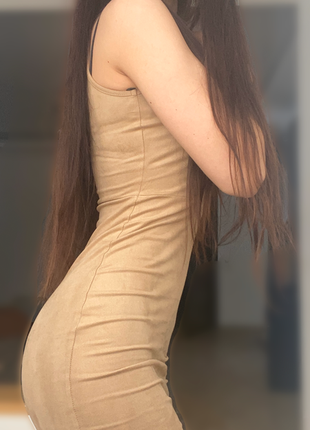 Стильне замшеві плаття міді