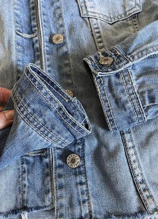 Куртка вітровка джинсова zara рвана вкорочена9 фото