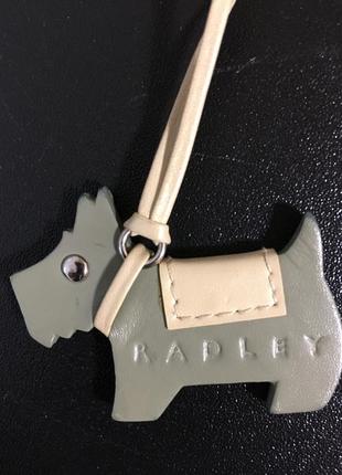 Шкіряний брелок на сумку radley