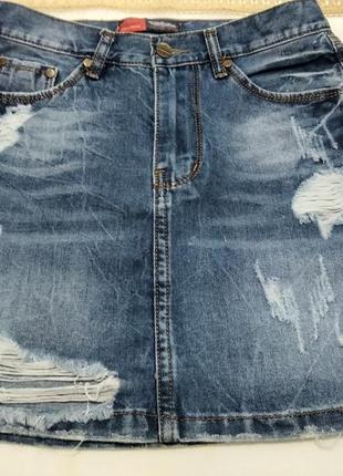 Стильная джинсовая юбка, размер  м2 фото
