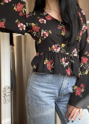 Блуза в квітковий принт4 фото
