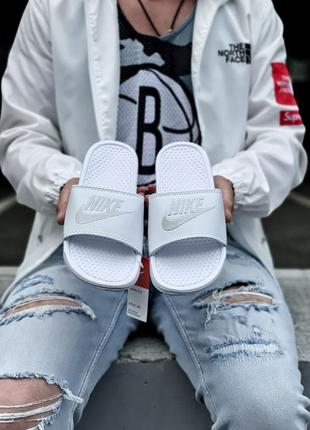 Жіночі шльопанці nike білі верх зі шкіри1 фото