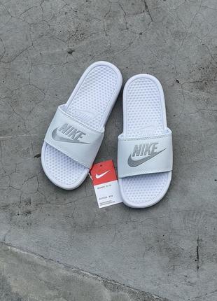 Жіночі шльопанці nike білі верх зі шкіри2 фото