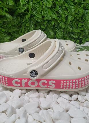 Crocs bayaband logo motion clog белые с розовым сабо5 фото