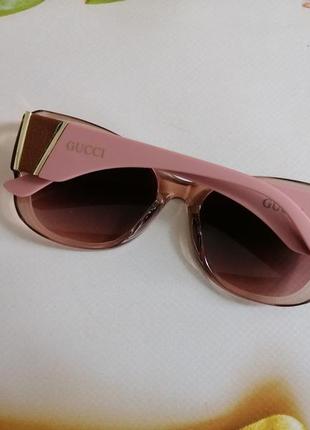 Эксклюзивные брендовые розовые солнцезащитные женские очки4 фото
