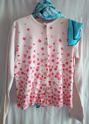 Милая светло-розовая кофточка в розочки,48-52разм.