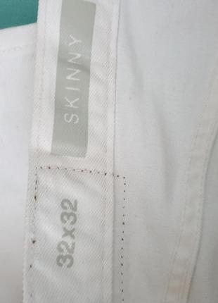 Белоснежные узкие джинсы5 фото