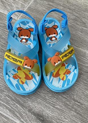 Нові босоніжки-аквашузи