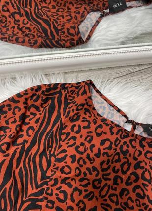 Платье в тигровый принт3 фото