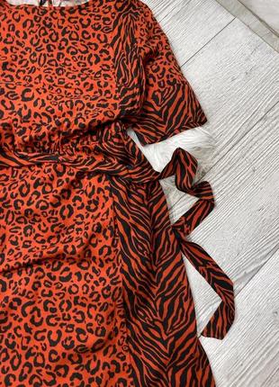 Платье в тигровый принт4 фото