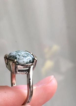 Кольцо с серо-зеленым камнем2 фото