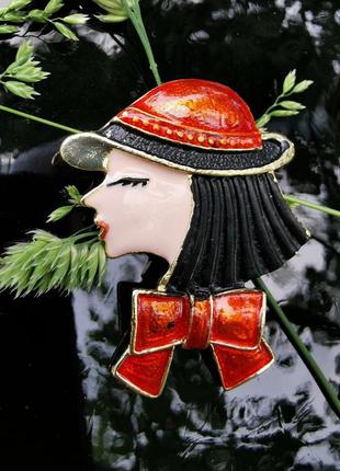 Вінтажна американська брошка кулон підвіска дама емаль обличчя жінки в капелюсі бант велика велика