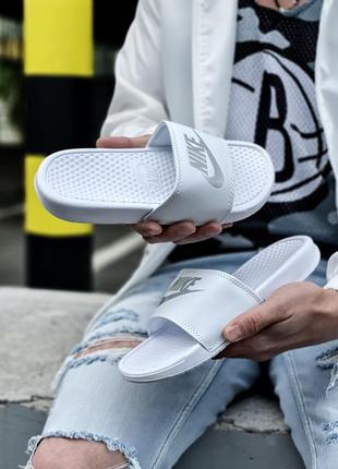 Стильные мужские шлёпанцы сланцы шлёпки в стиле nike benassi белые унисекс 36-45 р4 фото