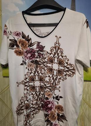 Футболка с рисунком и спереди, и сзади