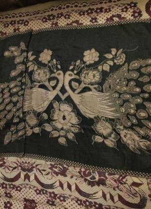 Великий красивий шарф з птахами