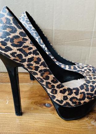 Туфли леопардового цвета на шпильках 38размер6 фото