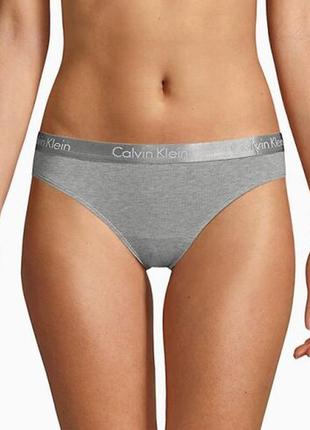 Женские трусики стринги calvin klein коллекция motive cotton lightly lined, цвет светло-серый2 фото