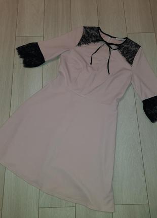Ніжне пудровое сукню з оригінальною обробкою з мережива5 фото