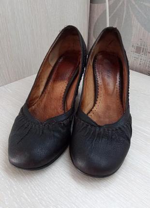 Кожаные туфли в винтажном стиле