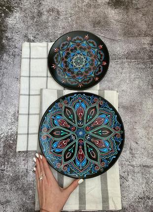 Две тарелки с ручной росписью