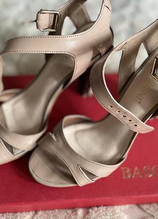 Босоніжки 👡