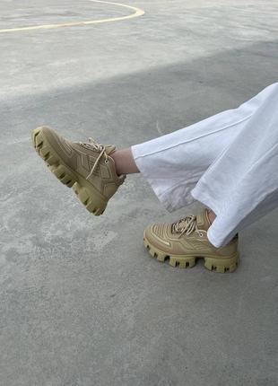 Жіночі кросівки prada cloudbust beige3 фото