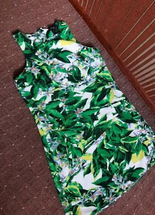 Зеленое плаиье сарафан в листья amisu