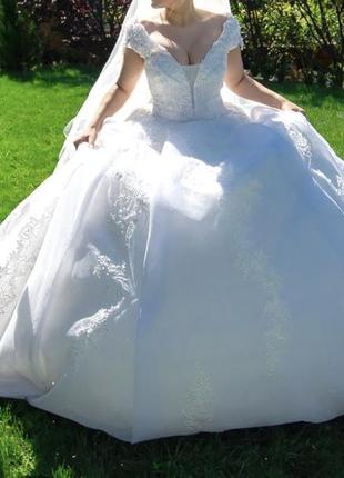 Свадебное платье