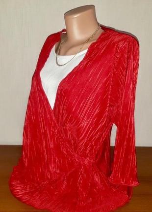 Очень красивая красная блузка!2 фото