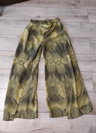 Цікаві легкі штани розмір л
