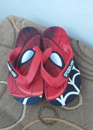 Пляжні фірмові капці. нові