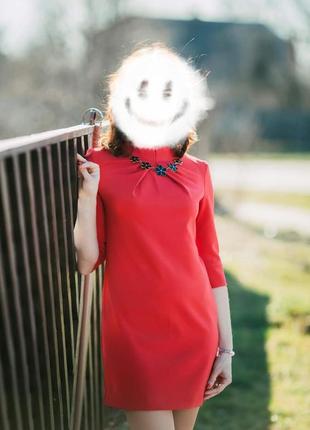 Красное платье