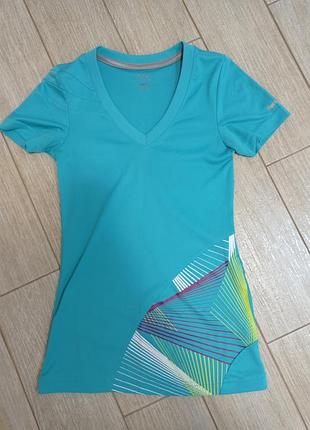 Спортивна футболка