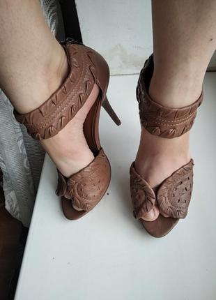 Zara босоніжки на підборах 39 розмір 25,5 см устілка