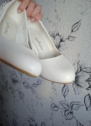 Жіночі білі туфлі 36 розмір4 фото