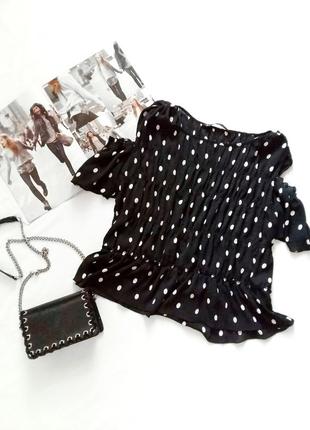 Блуза в горох zara с игривыми вырезами на плечиках
