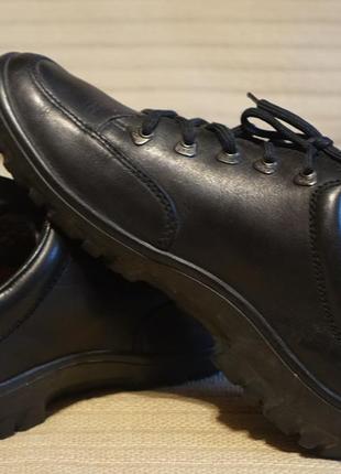Достойные закрытые черные кожаные туфли bally швейцария 4 1/2 р. ( 24 см.)