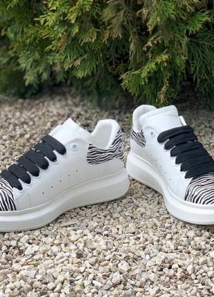 Кросівки alexander mcqueen oversized white/zebra кросівки2 фото