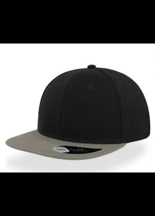 Снепбек. репперка. кепка с плоским козырьком.