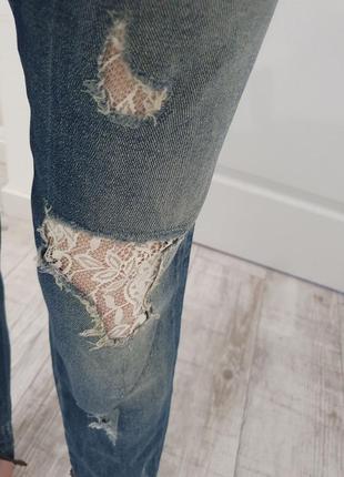 Шикарные актуальные джинсы с кружевами3 фото