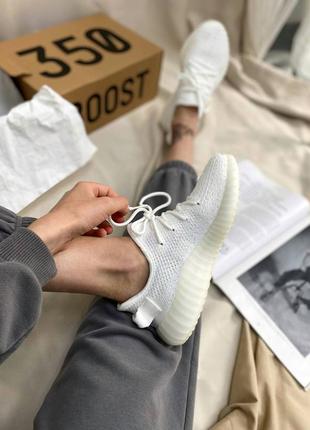 Женские кроссовки adidas yeezy boost 350 cream white  на шнуровке адидас буст 350