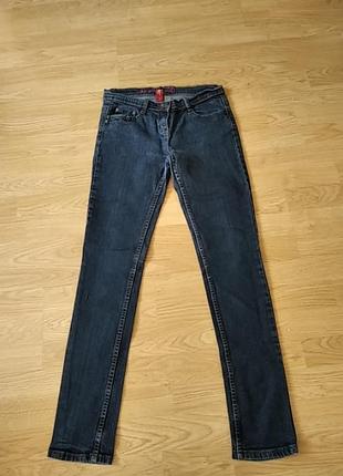 Джинсы