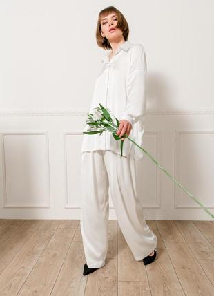 Костюм: блузка + штани в молочному кольорі