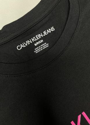 Очень классная футболка calvin klein 100% оригинал новая женская чёрная5 фото